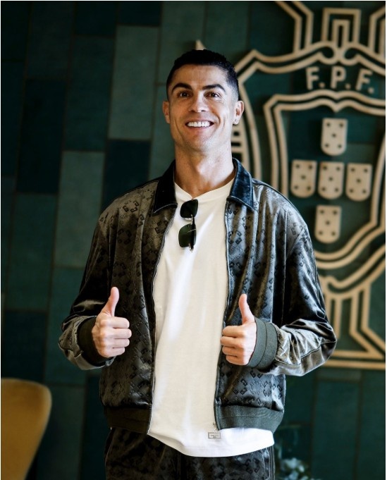 Cristiano Ronaldo Cristiano Ronaldo